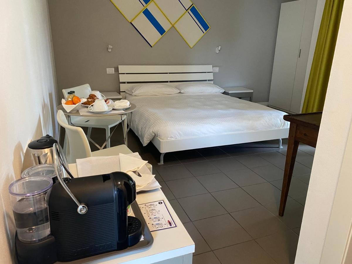 B&B Warmup Grosseto - Parcheggio Incluso Nella Corte Interna Exteriör bild